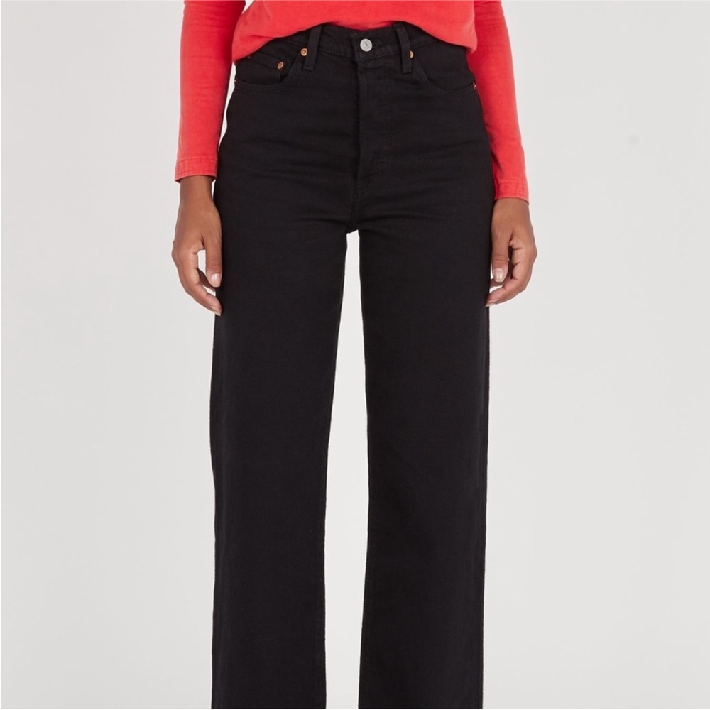 Levi's Women's Black Corduroy Ribcage Straight Ankle Jeans
